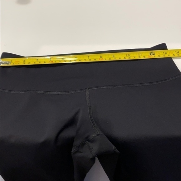 Great Lululemon Black Wunder Under Leggings—EUC - Picture 6 of 6